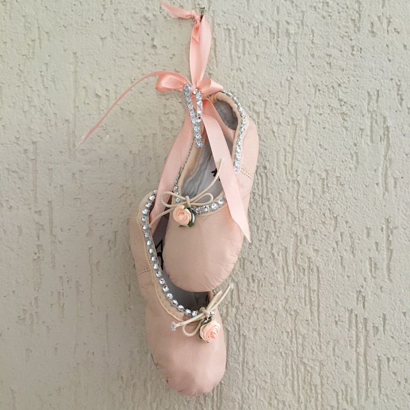 decoratif balletshoes for wall decoration demi-point