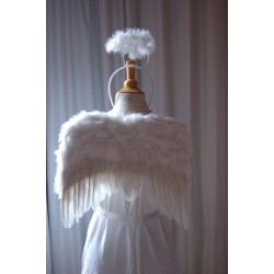 podiumkledij te huur engeltje vleugels aureool witte jurk